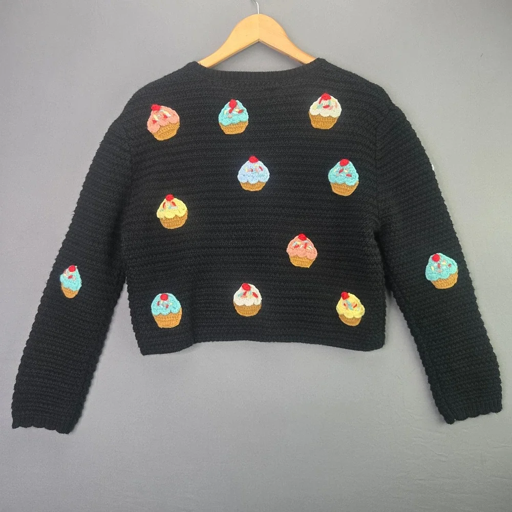 Zara Sweater Crochet Knit Cupcake Applique S Black Cropped Long Sleeve Novelty